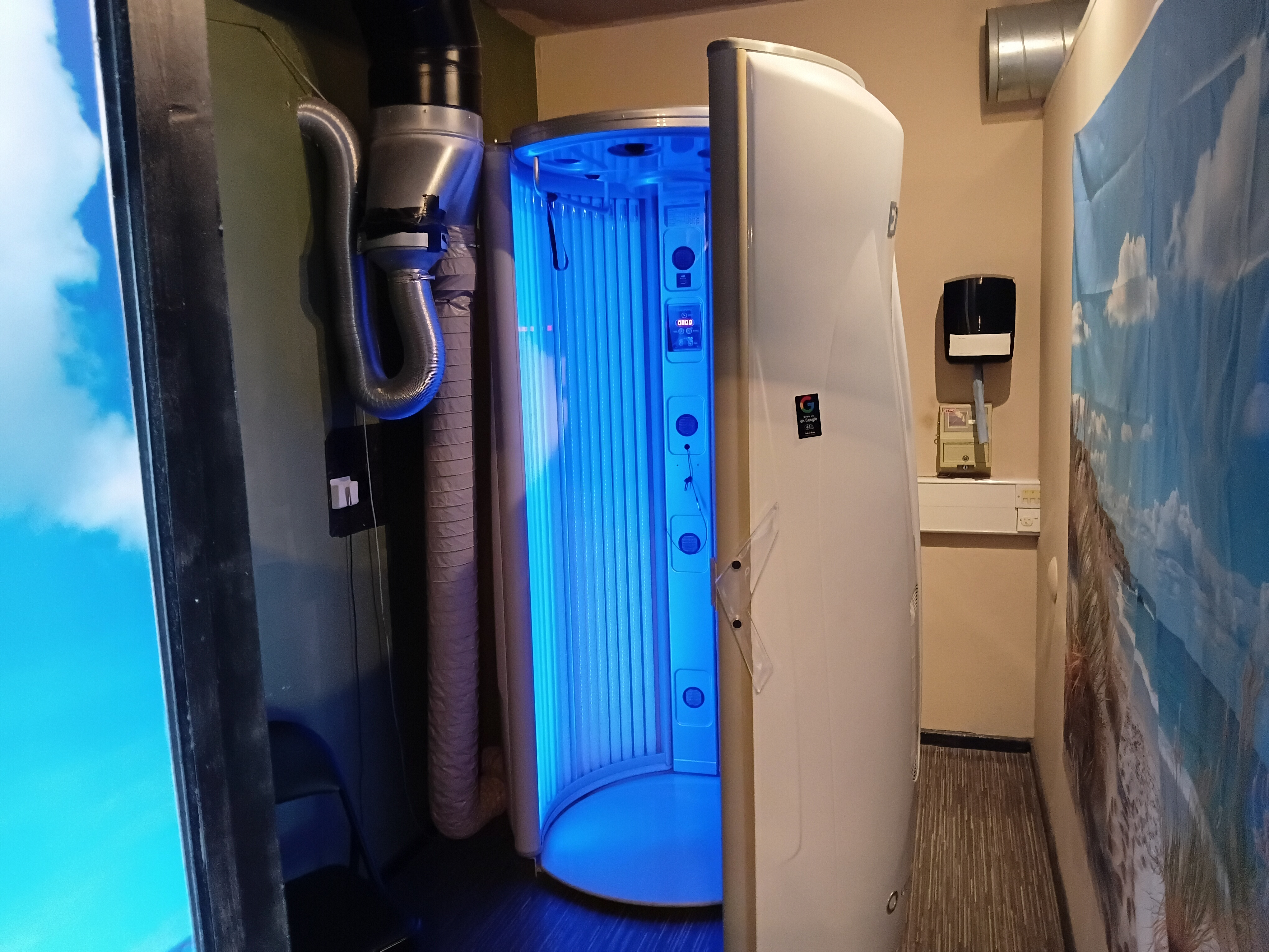 Stand-up booth